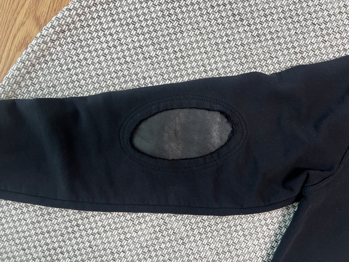 메종 마르지엘라 엘보우 레더 패치 맨투맨(블랙) 상품이미지2