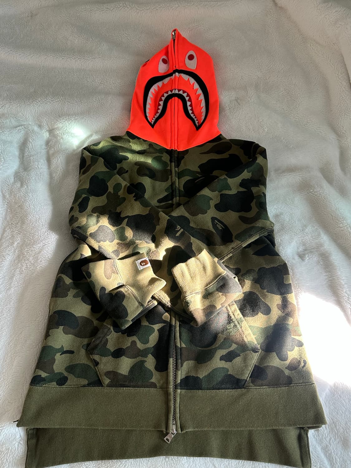 초급전)베이프 샤크후드집업 상품이미지1