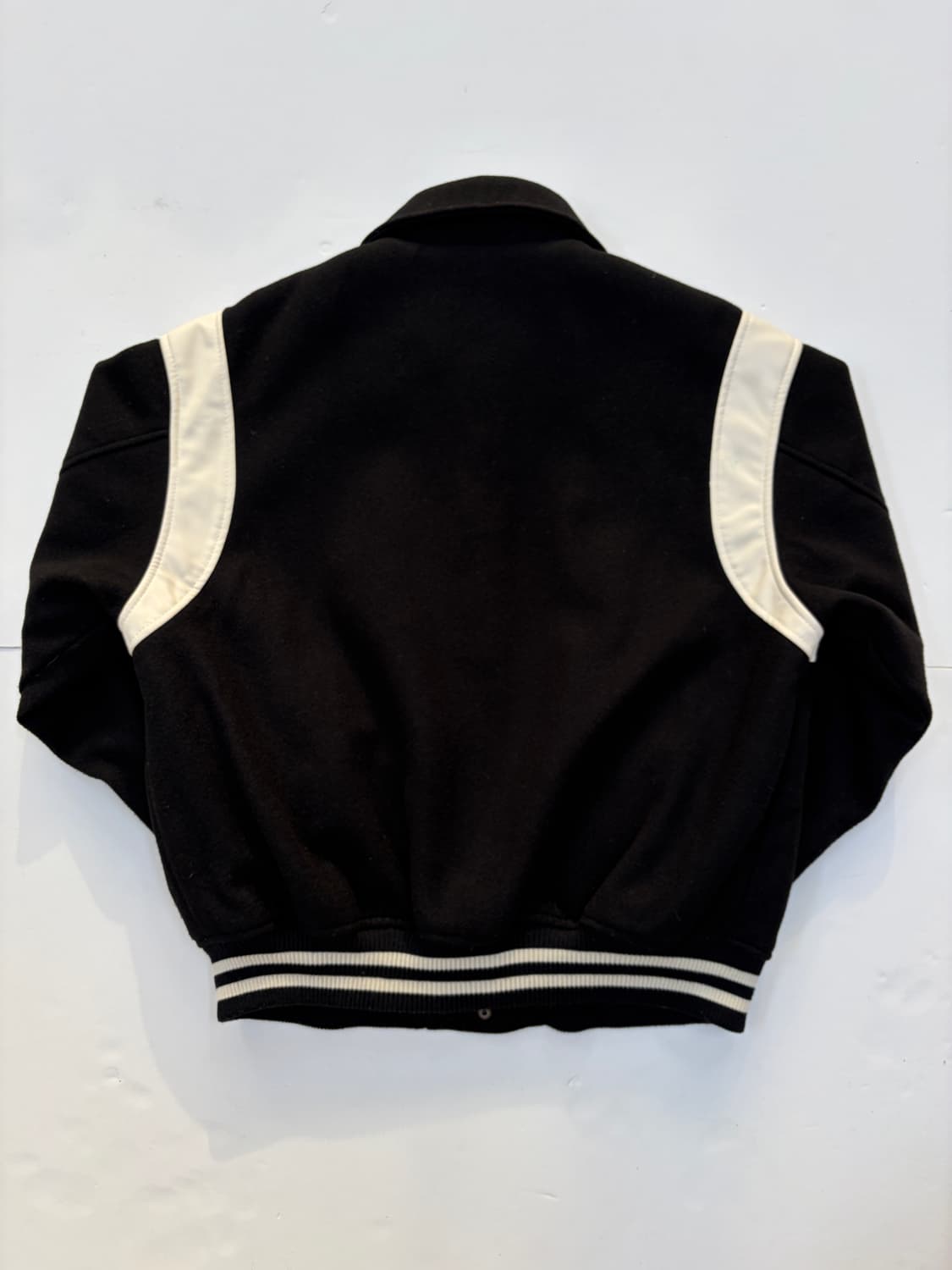 후아유 바시티 블랙 자켓 상품이미지6