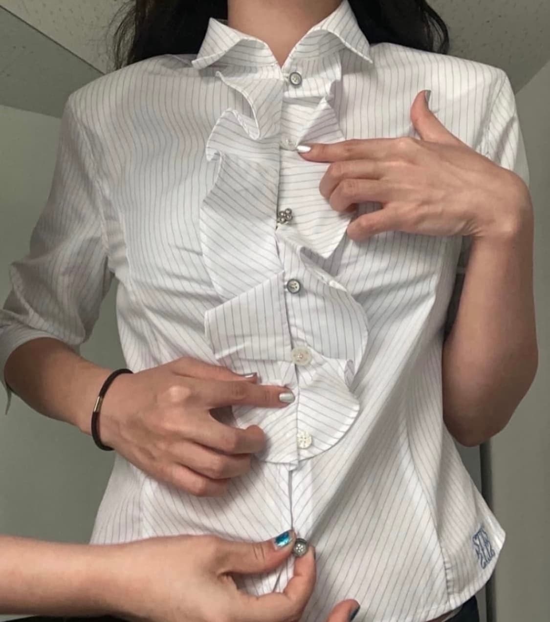 에옹쓰 프릴셔츠 상품이미지1