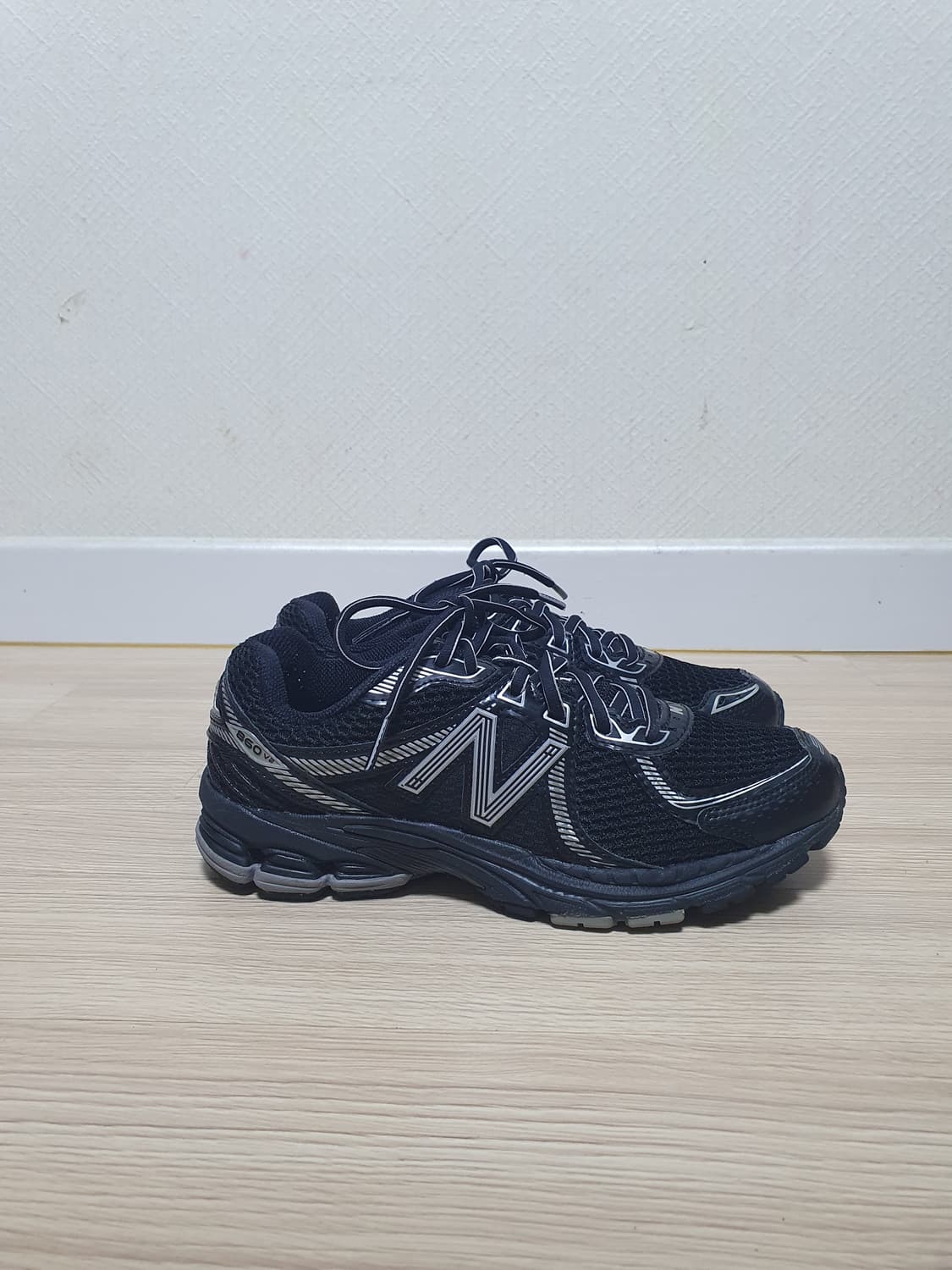 뉴발란스 860v2 블랙 운동화 235 상품이미지1