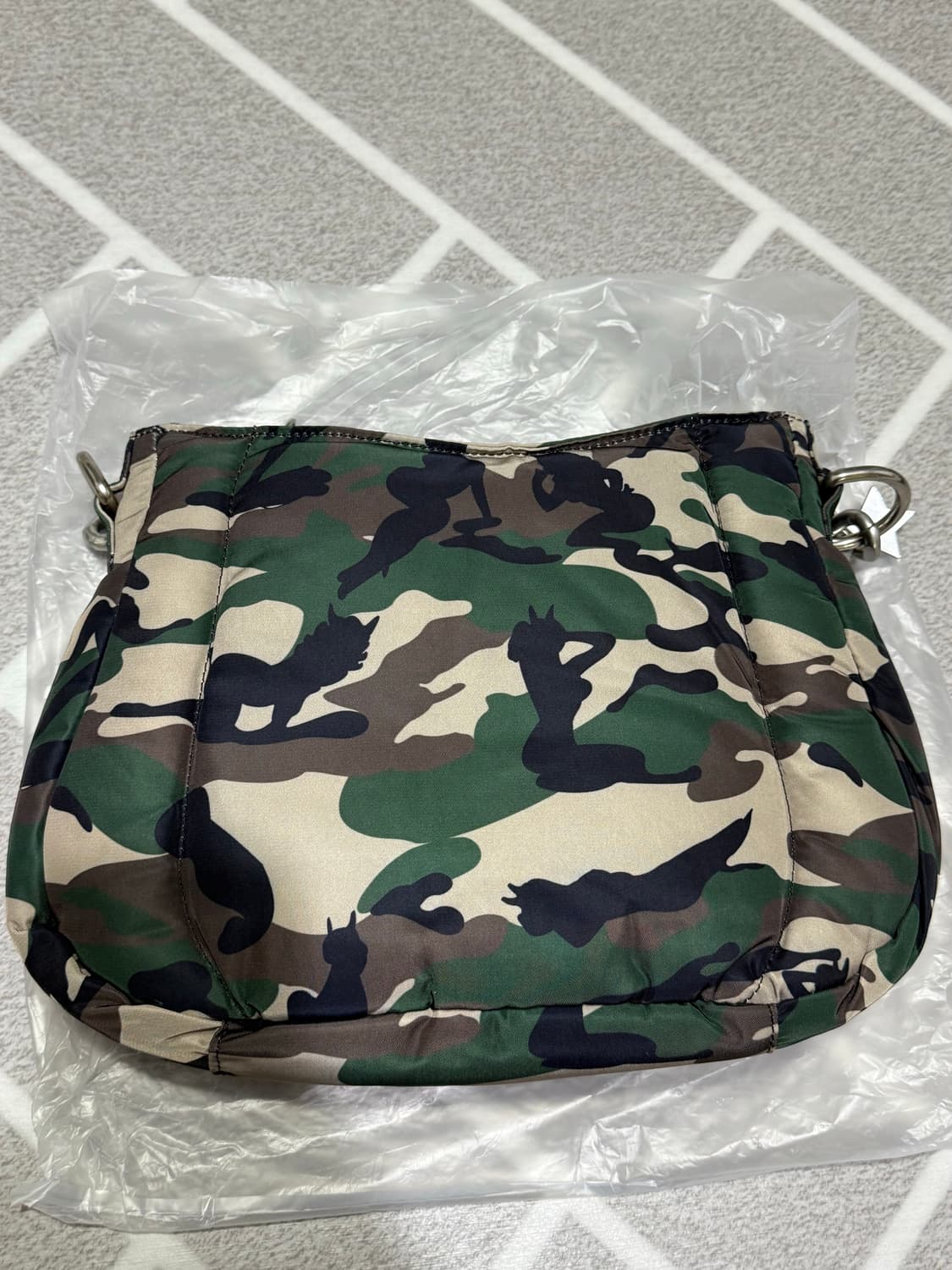 헤븐 바이 마크제이콥스 카무플라주 숄더백 카모 가방 상품이미지6