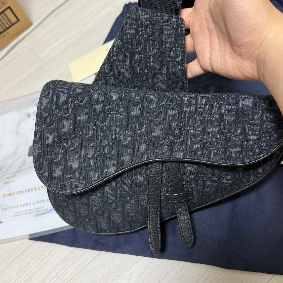 디올 오블리크 새들백 블랙  상품이미지2
