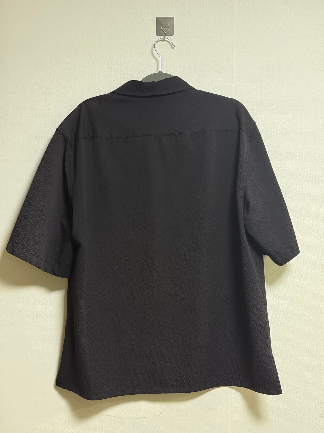 [XL] 자라 엠보싱 텍스쳐 반팔 셔츠 블랙 상품이미지3