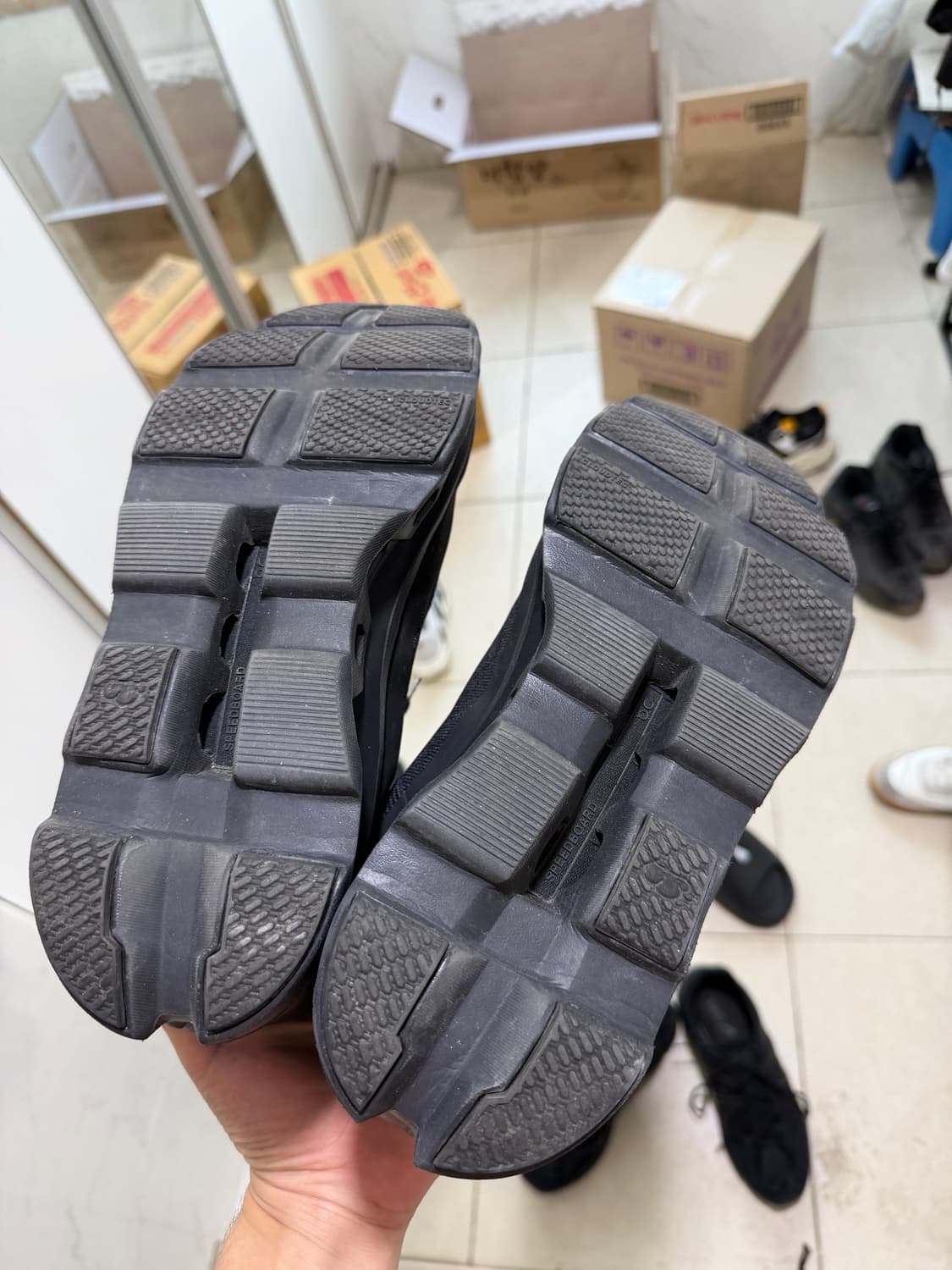 온러닝 클라우드 몬스터 285 상품이미지4