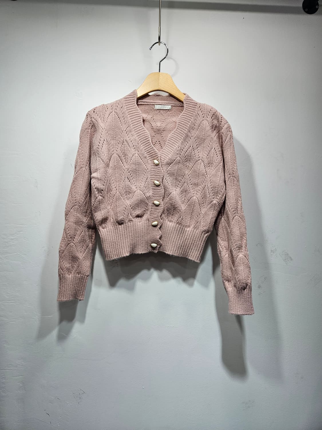 무자크 딸기우유 브이넥 가디건  상품이미지1