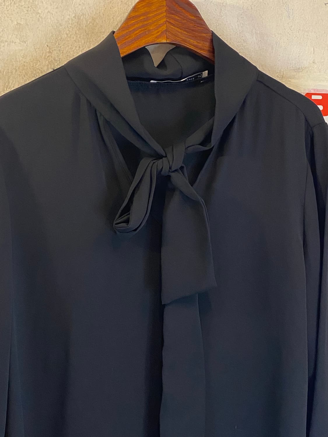 Classy michelle 블랙 블라우스 L 상품이미지2