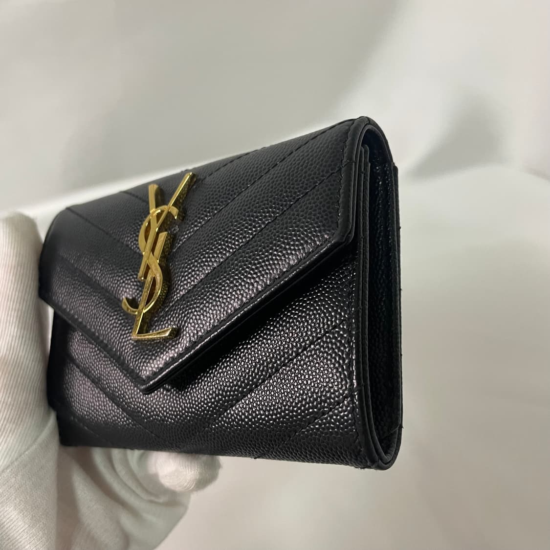 생로랑 마틀라세 플랩 카드지갑 블랙/금장 상품이미지2