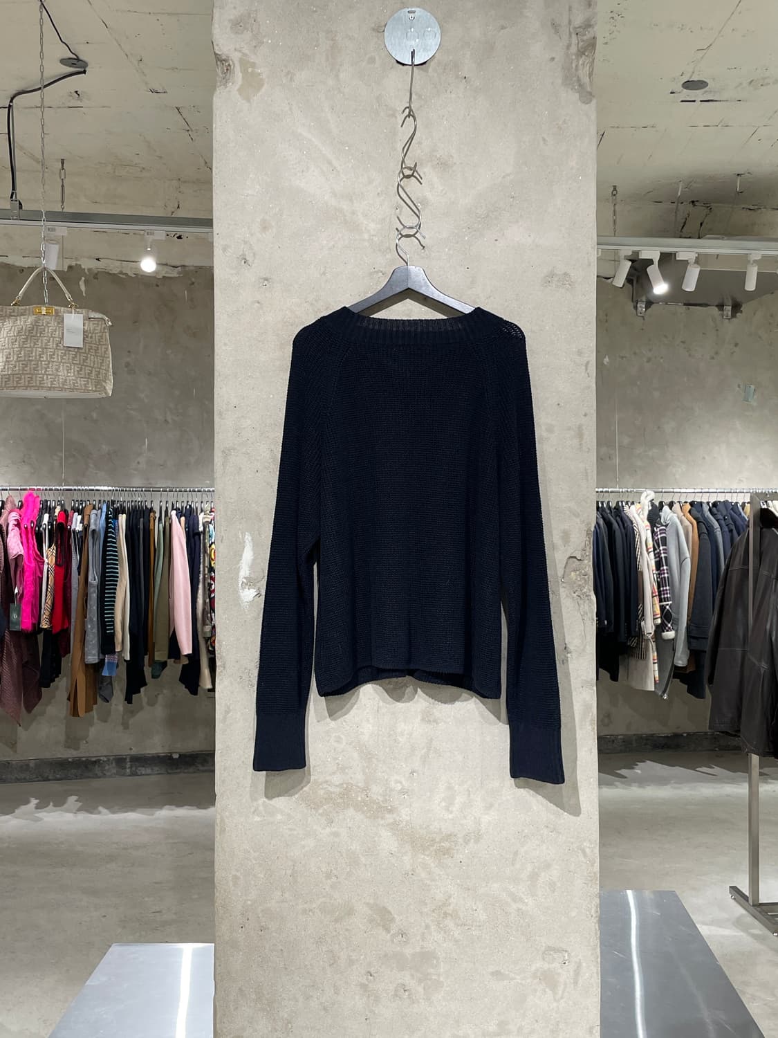 헤리티지플로스 블랙 펠트 린넨 V넥 스웨터 상품이미지6