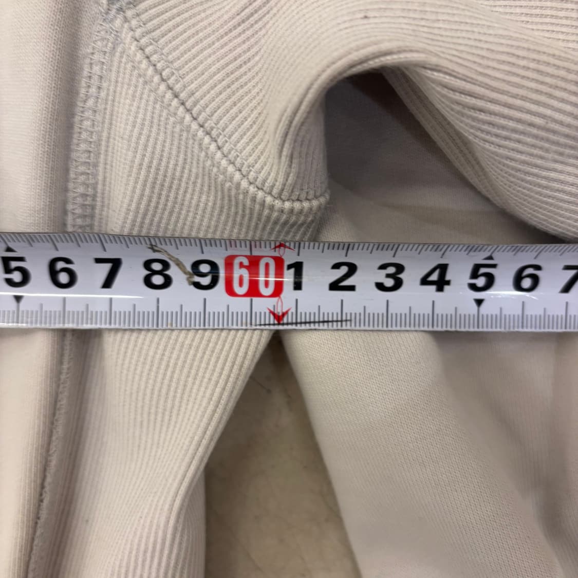 아디다스 이큅먼트 스몰로고 맨투맨 상품이미지6