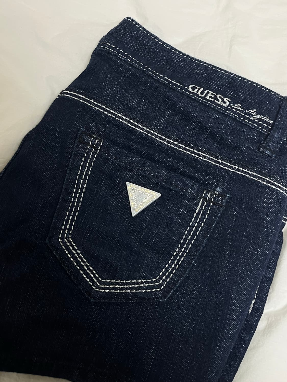 게스 큐빅 실버스티치 로우라이즈 핫팬츠 y2k 상품이미지3