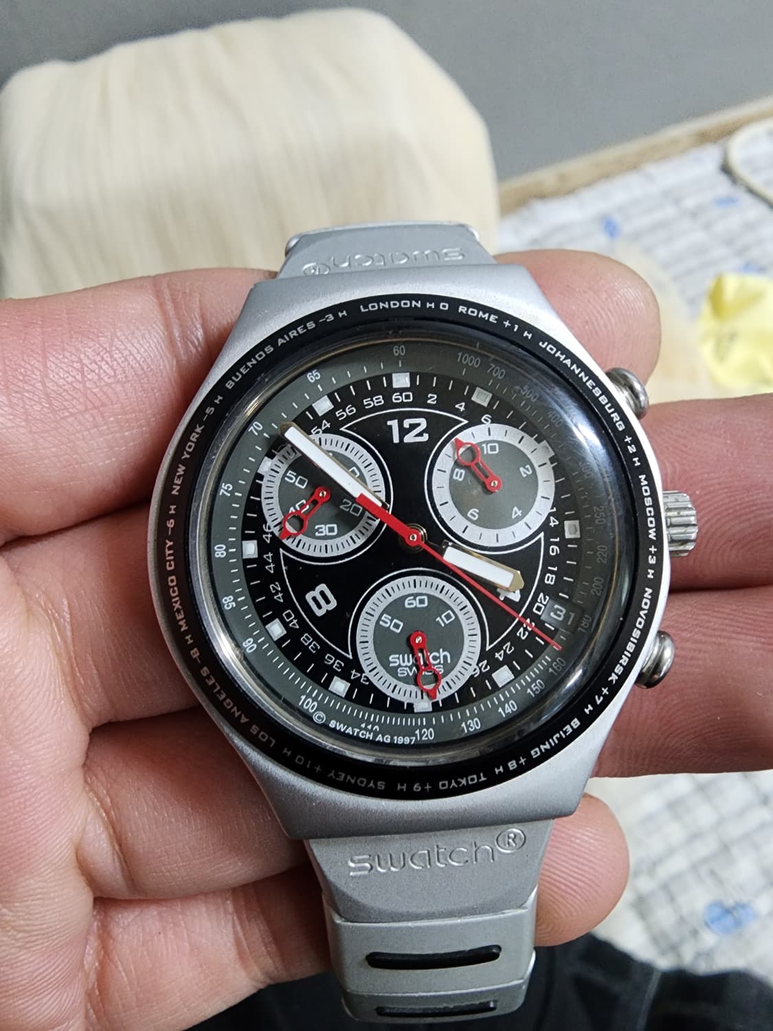 스와치 아이러니 알루미늄 크로노그래프 메탈 시계 상품이미지5