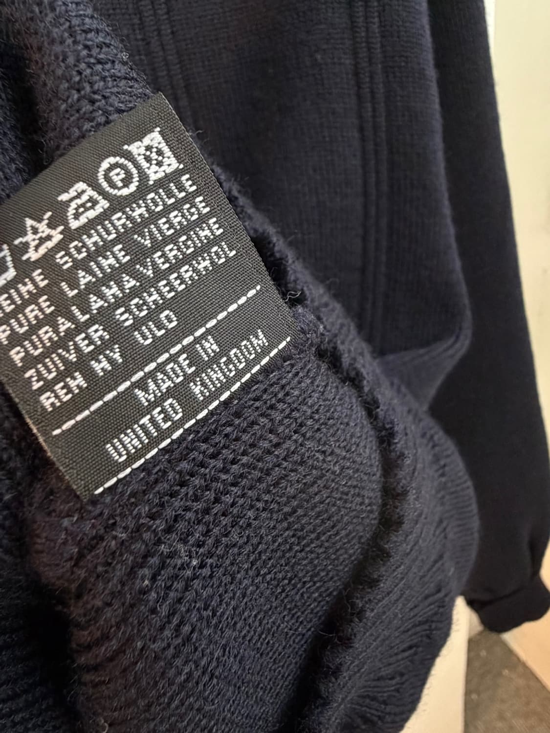 버버리 크레스트 로고 코만도 니트  상품이미지7