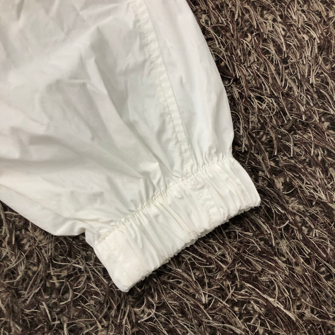 M 뉴발란스 여성 투웨이 화이트 나일론 후드 바람막이 자켓 상품이미지3