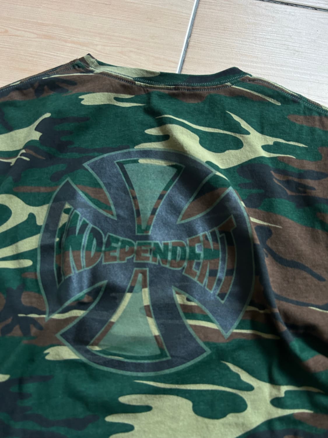 90’s 인디펜던트트럭 카모티셔츠 상품이미지5