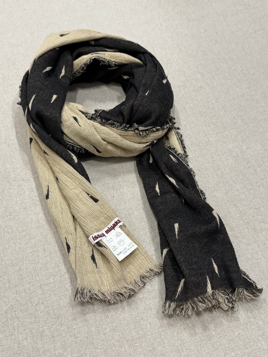 이세이미야케 네일 더블사이드 코튼 머플러 상품이미지2