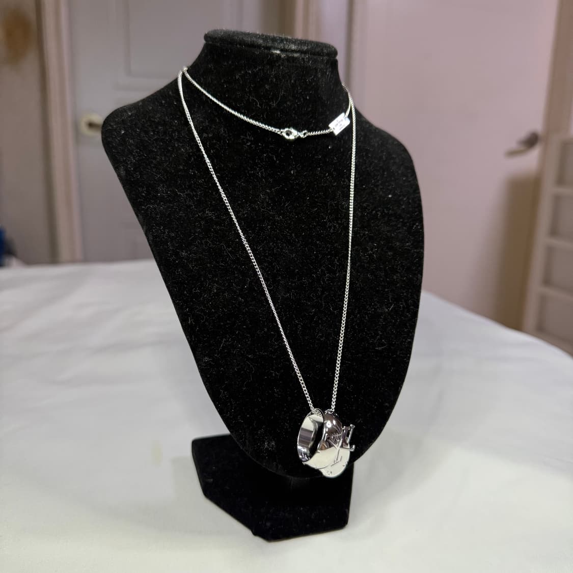 루이비통 모노그램 참스 네클리스 실버 목걸이 M62485 상품이미지2