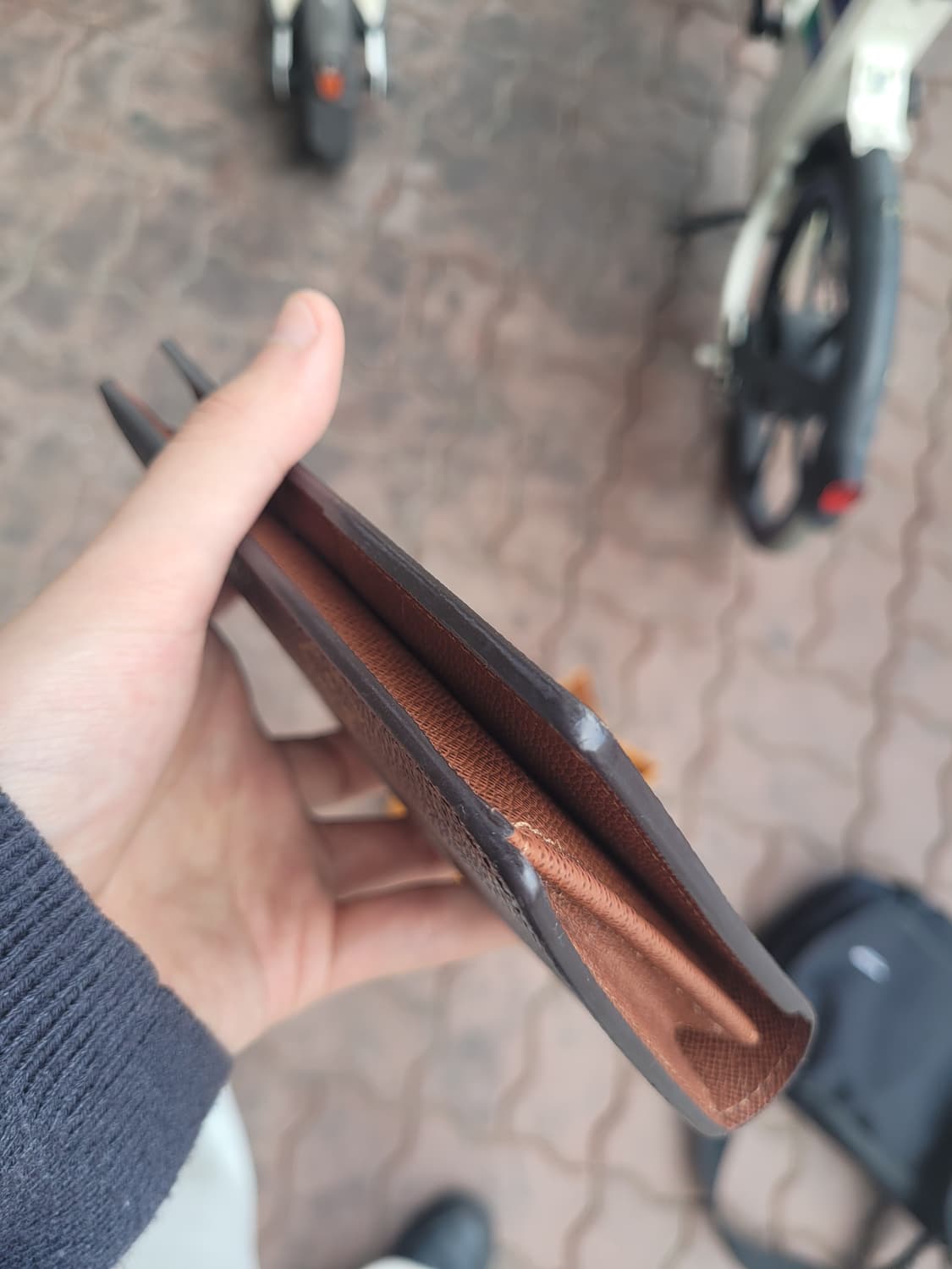 (풀구성품) 루이비통 브라짜 모노그램 이클립스 장지갑 상품이미지7