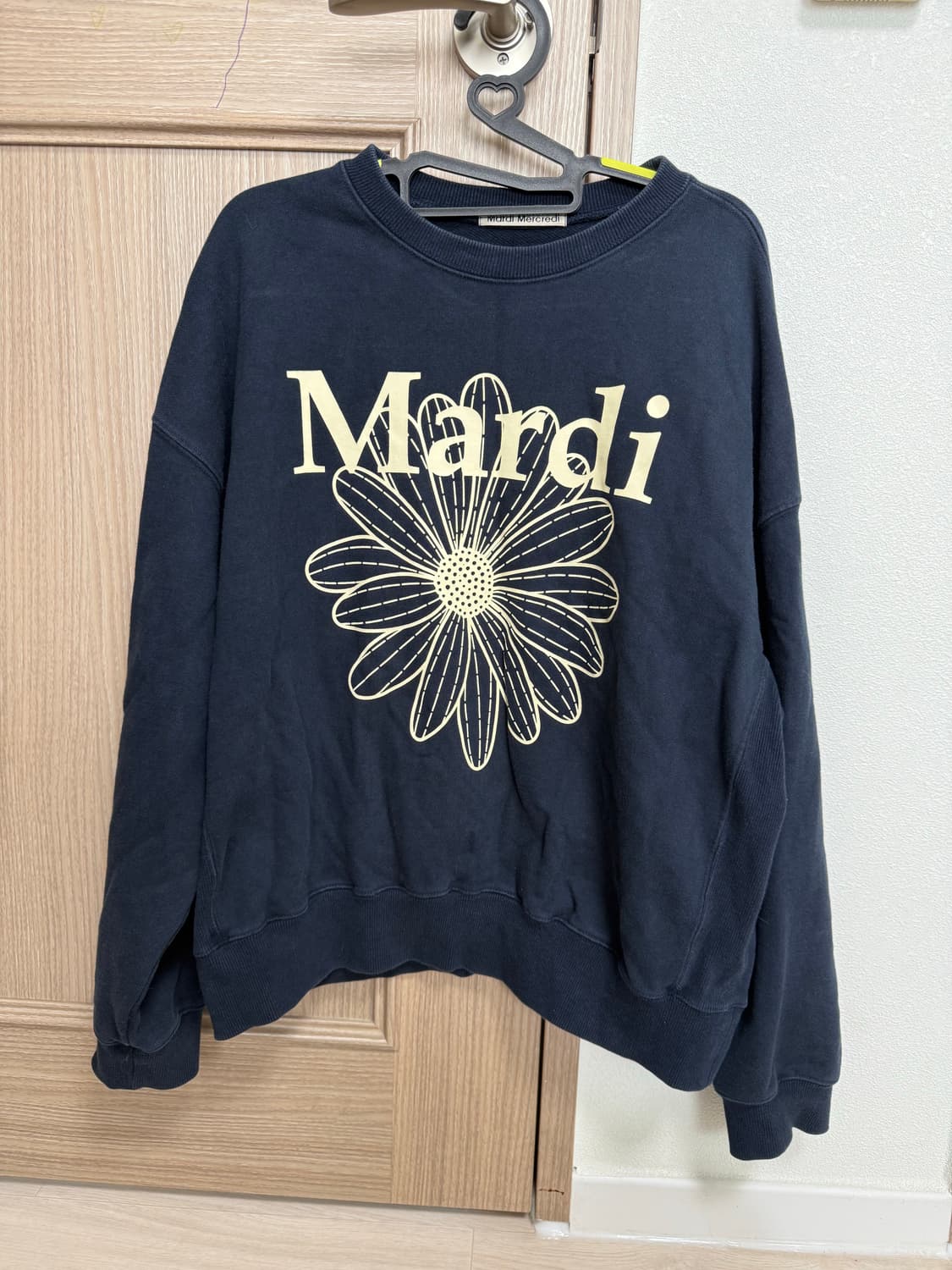 마르디메크르디 맨투맨 상품이미지1