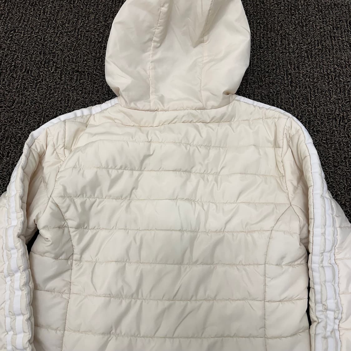 아디다스 여성 패딩 점퍼 아이보리 M 상품이미지7