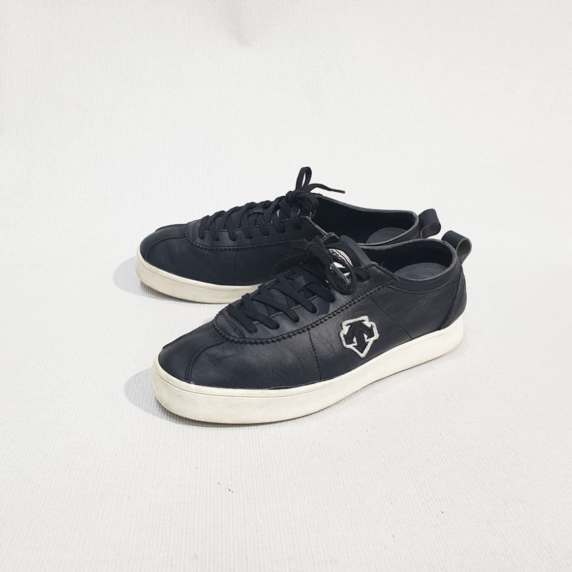 데상트 남녀공용 아드레트 블랙 운동화 250 상품이미지2