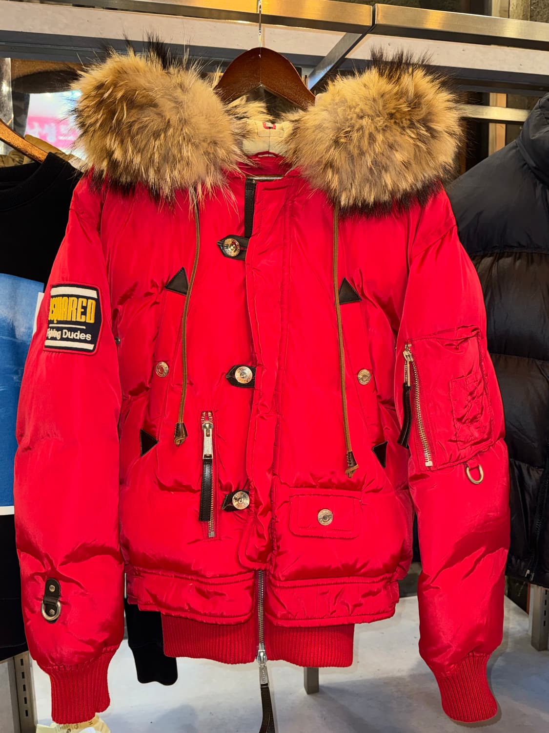 디스퀘어드2 Dsquared2 히말라야 라쿤퍼 패딩 레드 상품이미지1