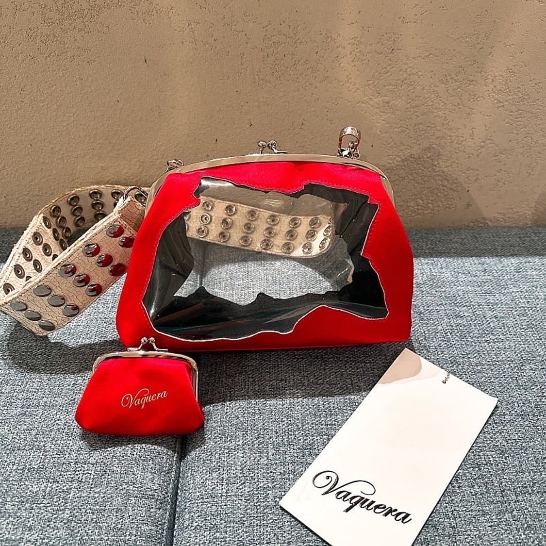 (정품/새상품) VAQUERA 바퀘라 여성 레드 디스트로이드 숄더백 상품이미지1