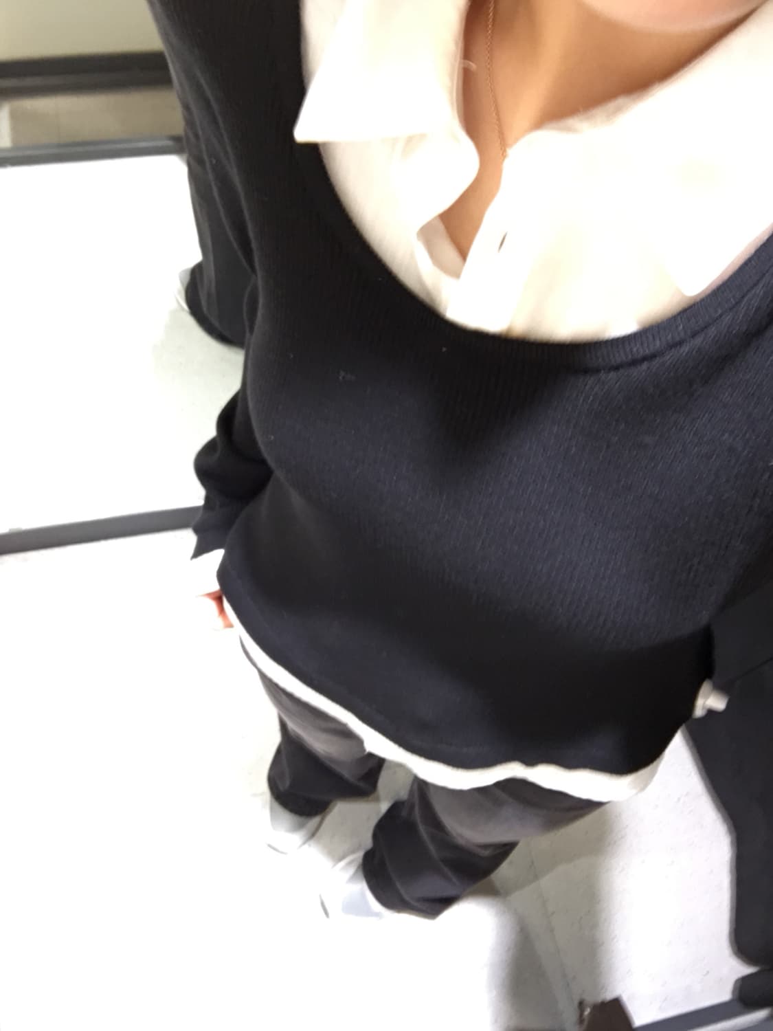 미쏘 슬림핏 셔츠 카라 라운드넥 풀오버 black 100 상품이미지3