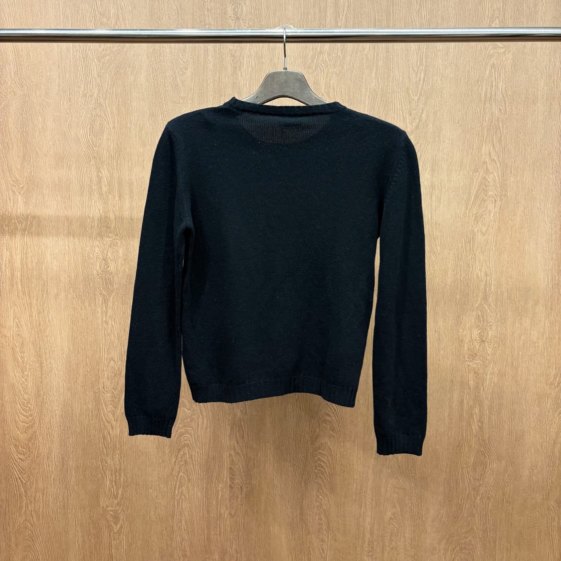 막스마라 위켄드 라운드넥 니트 골지 마감 심플 디테일 블랙 상품이미지3