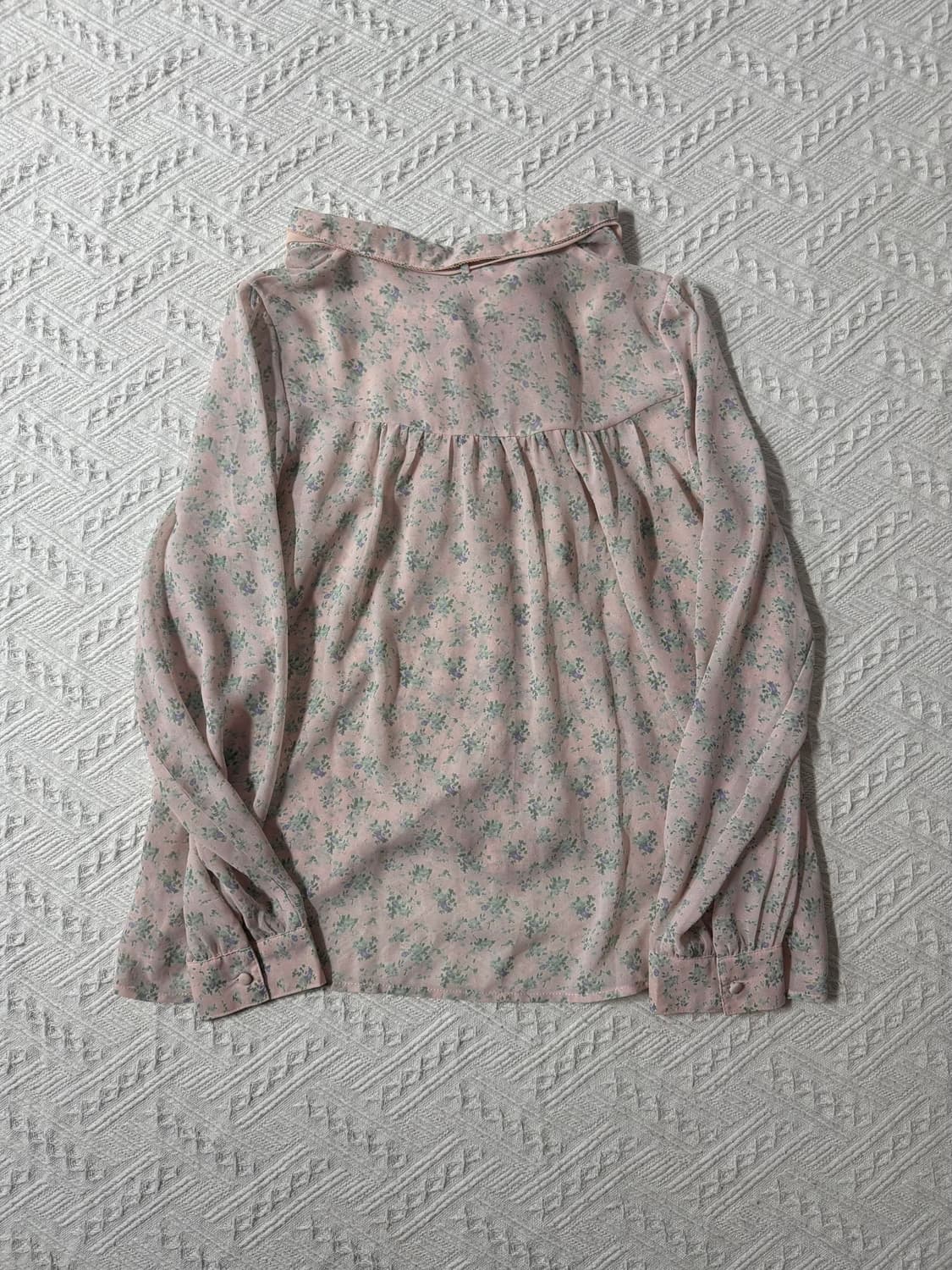 리본 레이스 넥 버튼 플라워 패턴 블라우스 상품이미지9