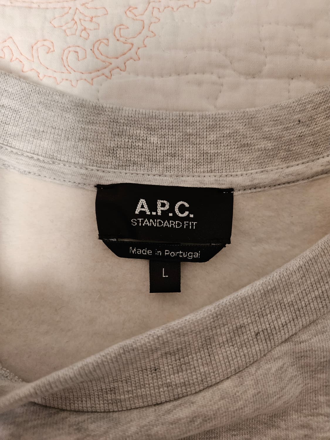 APC 기모 맨투맨 그레이 색상 L 사이즈 판매합니다! 상품이미지3