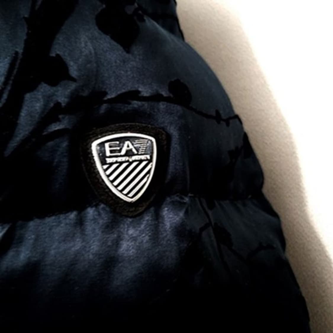 엠포리오알마니 정품 오리털패딩 점퍼 상품이미지4