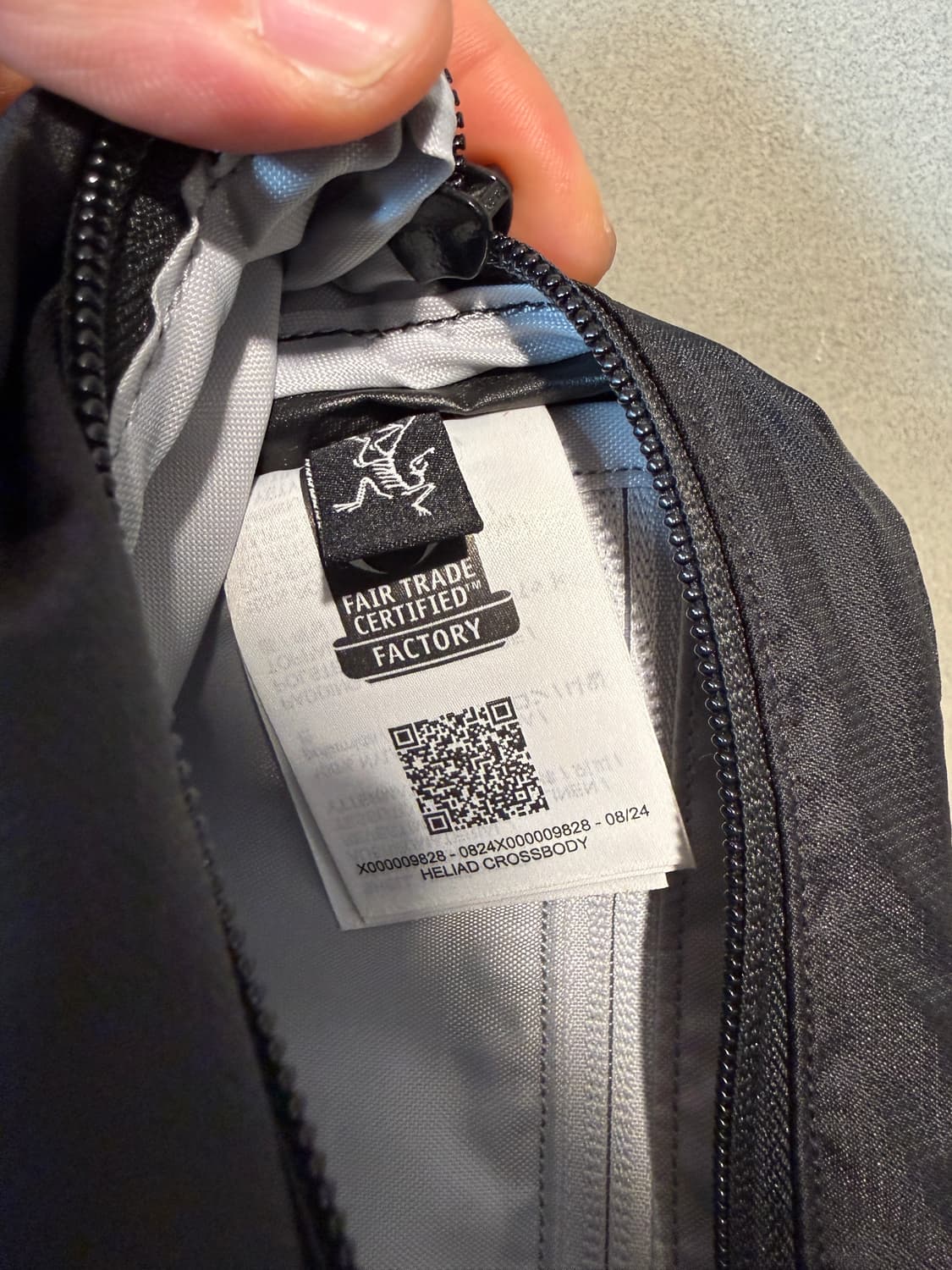 아크테릭스 헬리아드 크로스백 상품이미지8