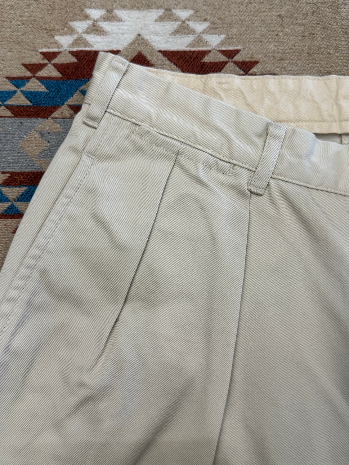 [36] 나나미카 더블 플리츠 치노 쇼츠 드라이 샌드 상품이미지3