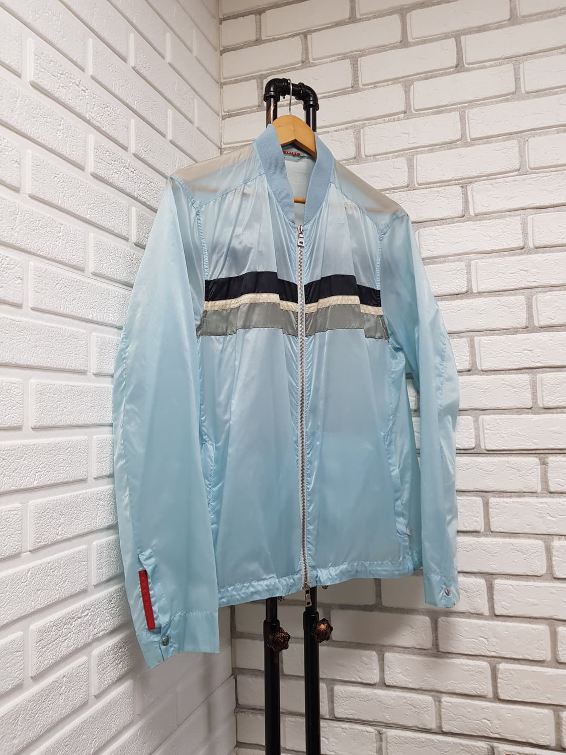 [52/정품] 프라다 스포츠 나일론 경량바람막이 상품이미지1