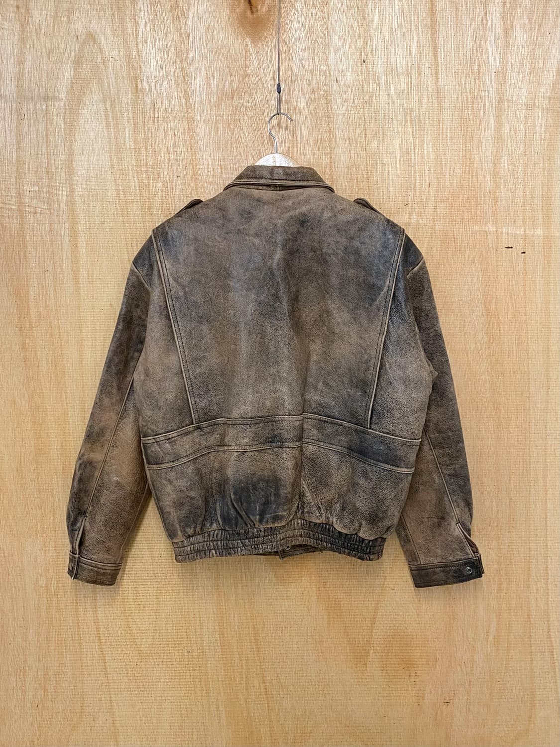 VTG hard faded leather flight jacket 페이딩 상품이미지2