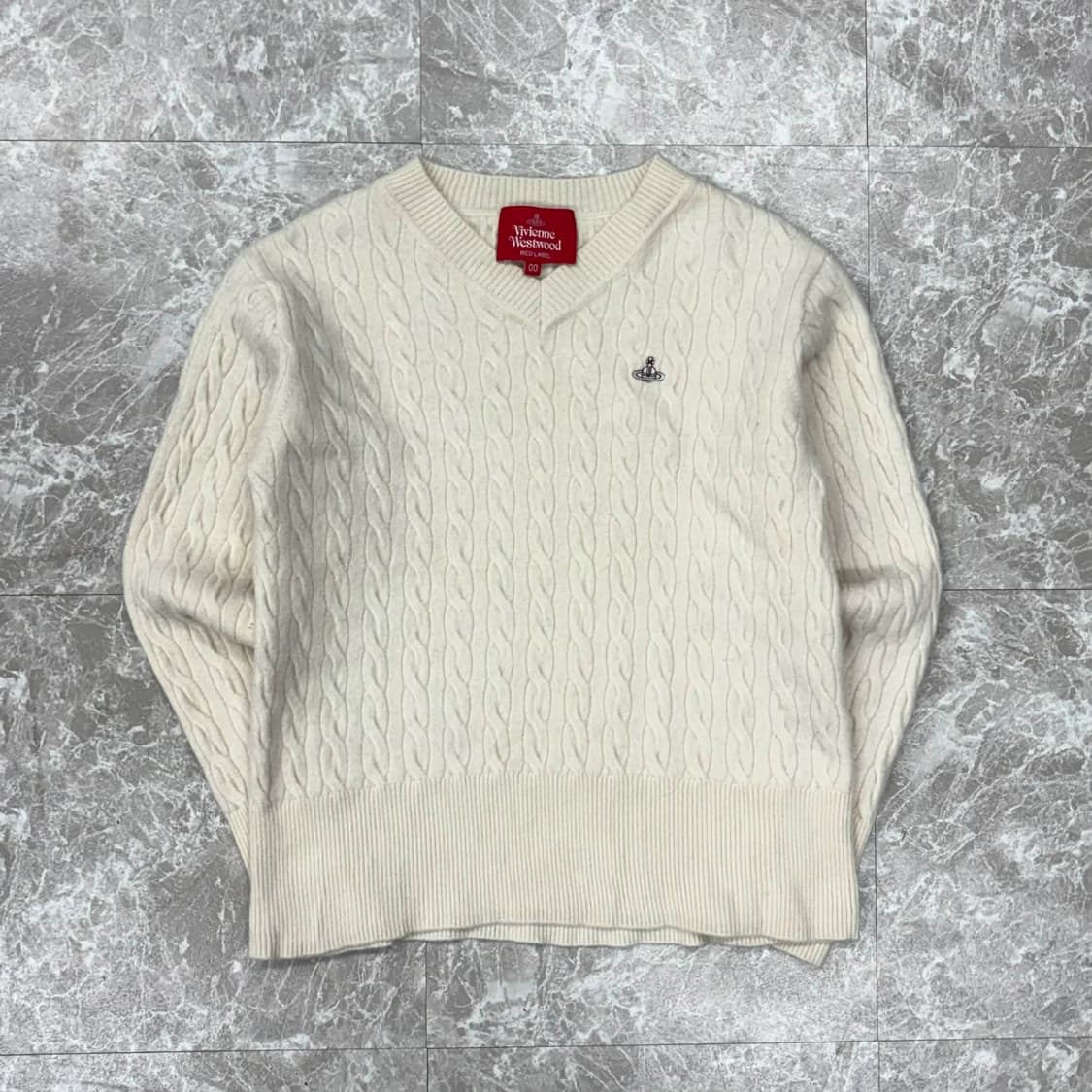 비비안웨스트 레드라벨 걸즈 케이블 브이넥 니트(00) 상품이미지4