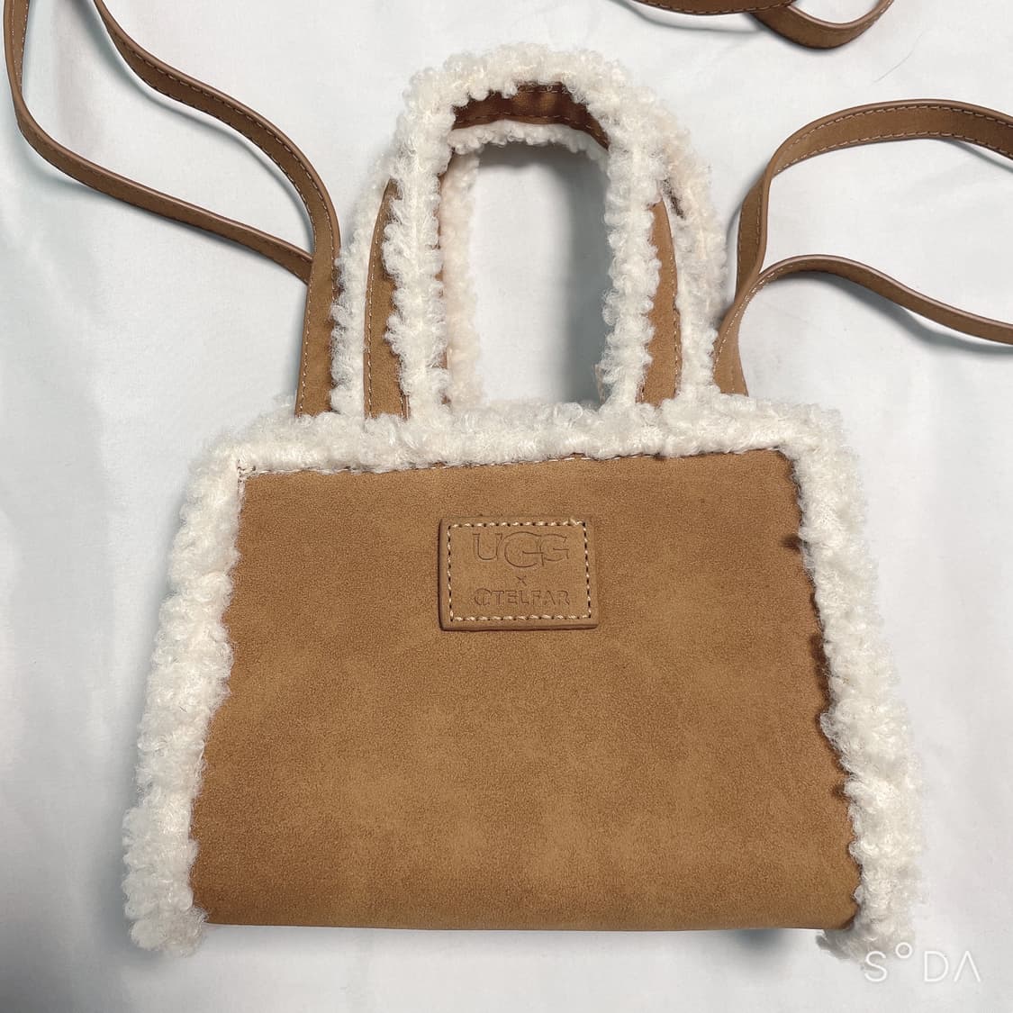 어그 텔파 크로스백 상품이미지2