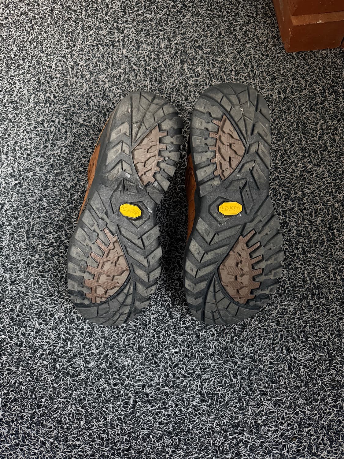 테바(Teva) 프리미엄 가죽 방수 등산화 상품이미지5