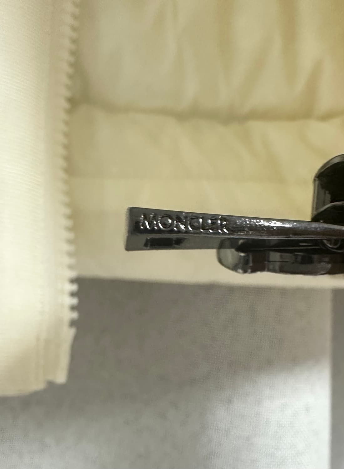 몽클레어 패딩 가디건 아이보리 퍼 트리밍 상품이미지5