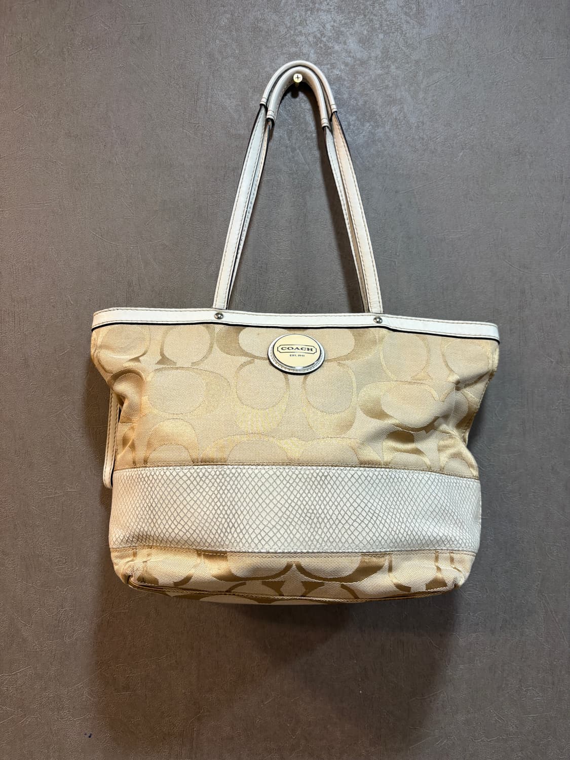 코치 시그니처 아이보리 숄더백 가방 상품이미지1