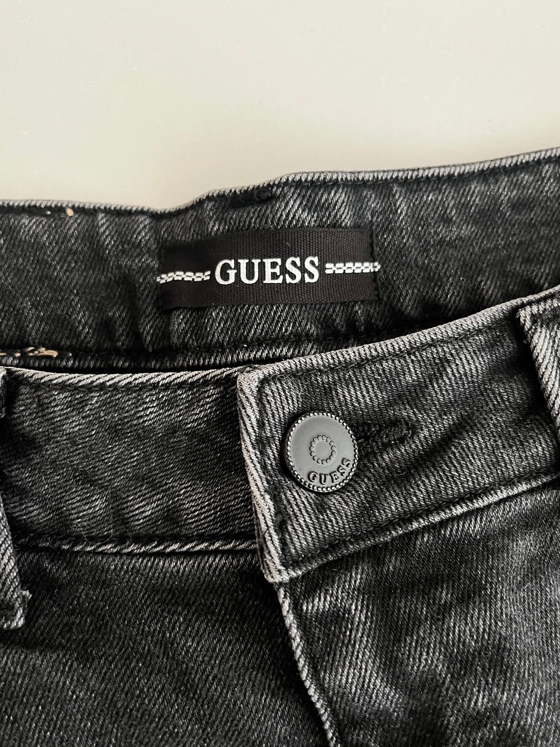 27) 게스 배기핏 핀턱 데님 팬츠 상품이미지3