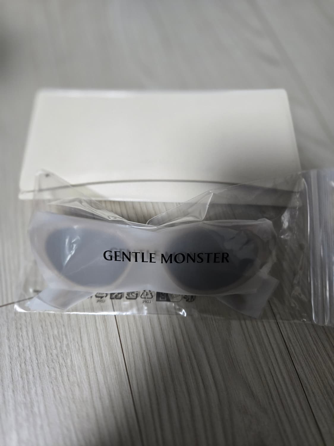 젠틀몬스터 몬드리 베이지 선글라스  상품이미지1