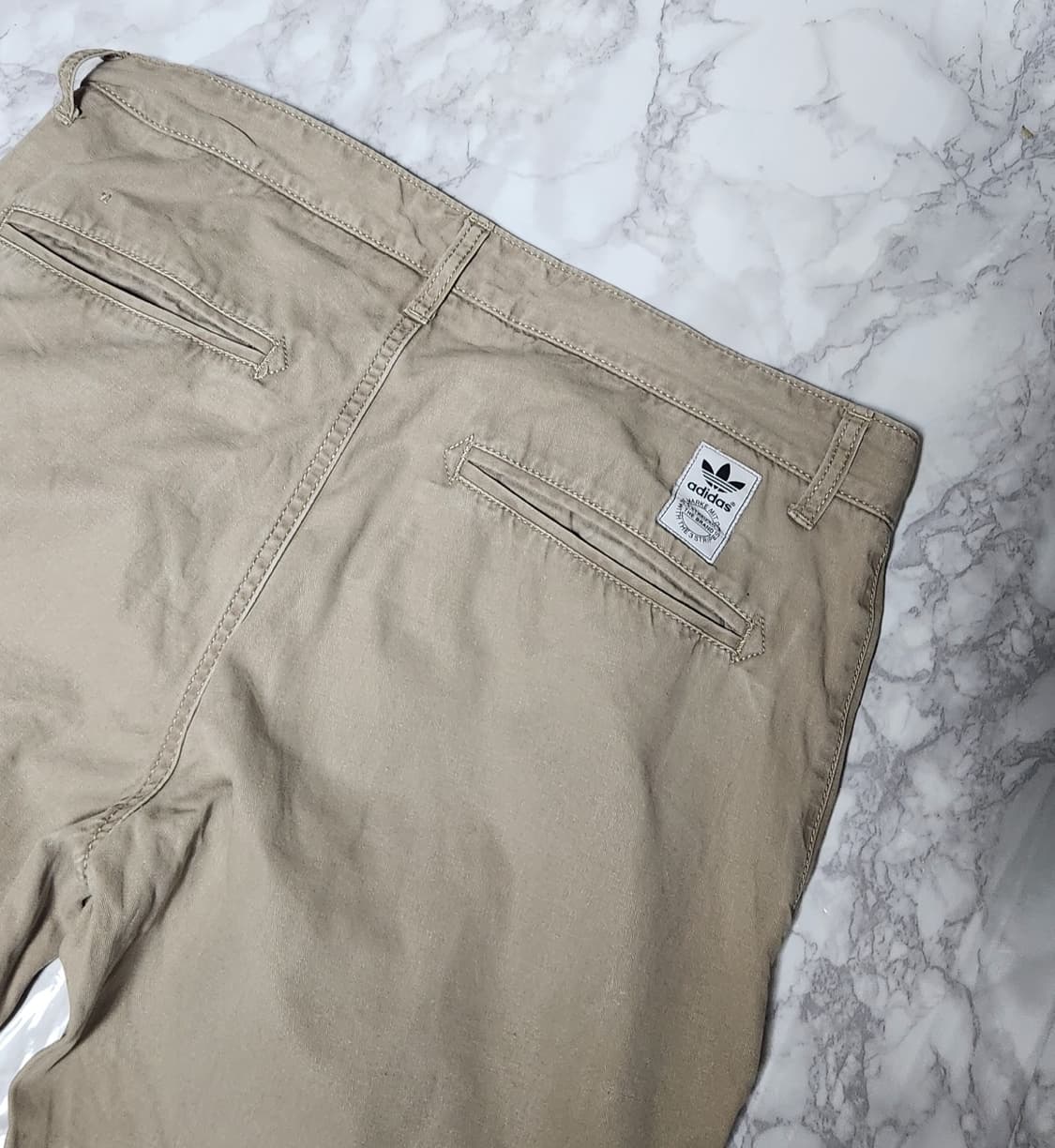 아디다스 베이지 치노 면 바지 상품이미지1
