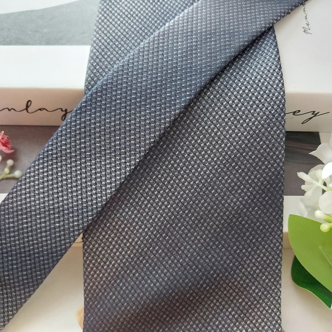 아쿠아스큐텀 실크 네이비 패턴 넥타이 9.6cm A+등급 K2374
 상품이미지3