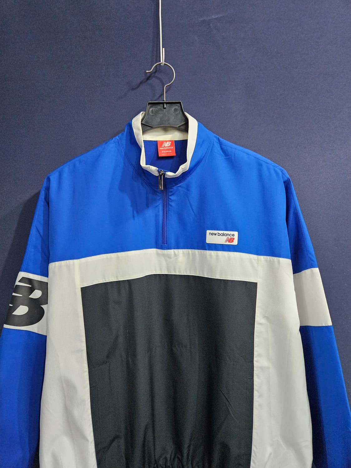 뉴발란스 프린팅 배색 남성 오버핏 105 반집업 바람막이  상품이미지8