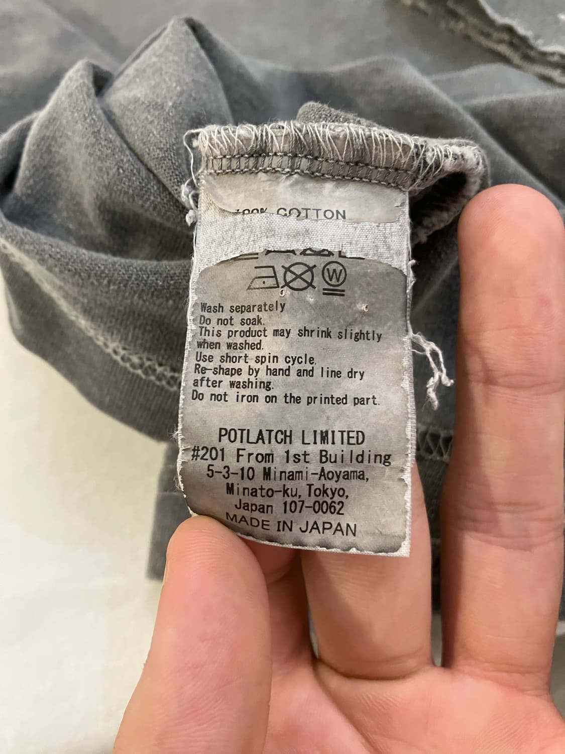 카브엠트 디스트레스드 프린팅 피그먼트 롱슬리브 그레이 상품이미지5