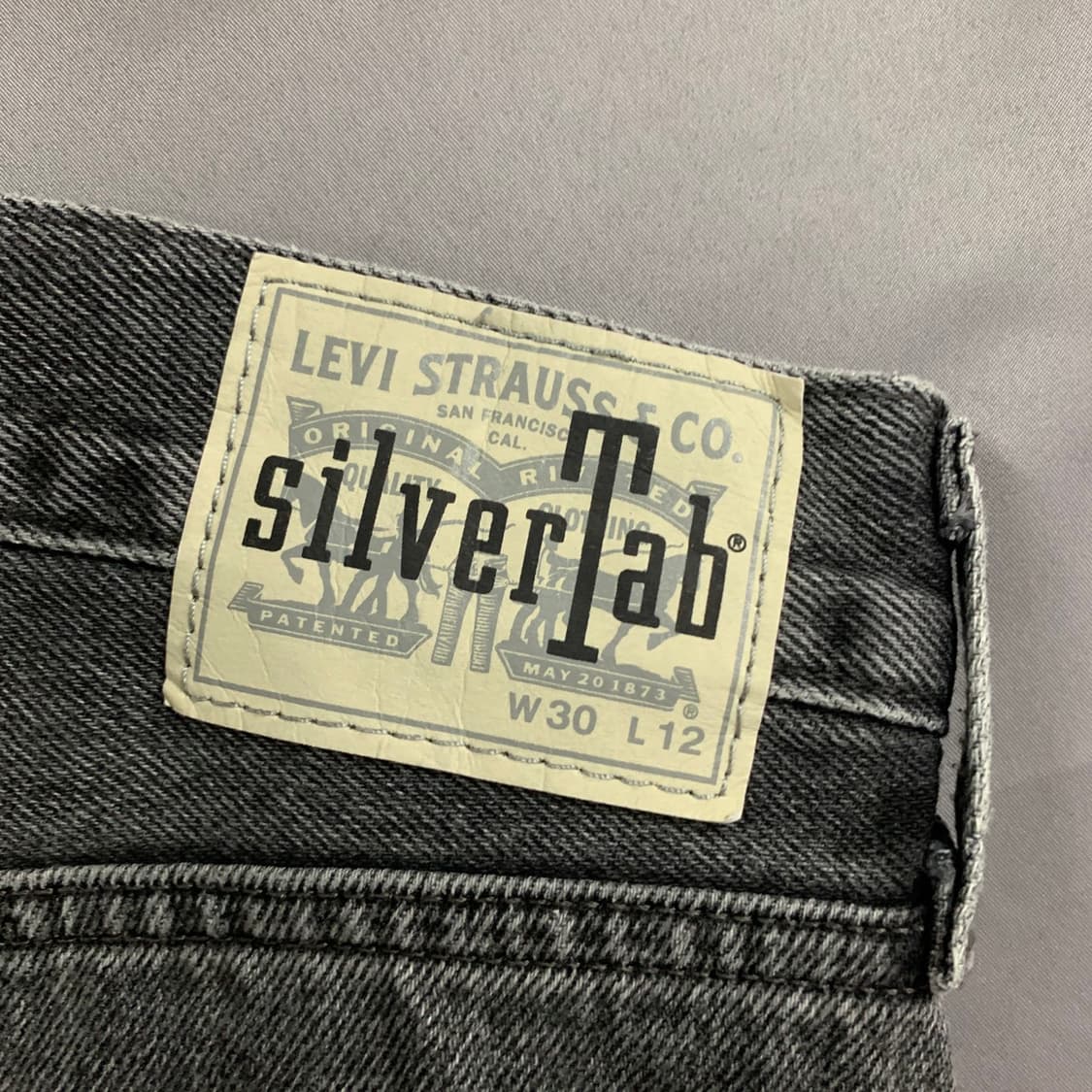 30인치 리바이스 실버탭 루즈 흑청 버뮤다 데님팬츠 청반바지 상품이미지3