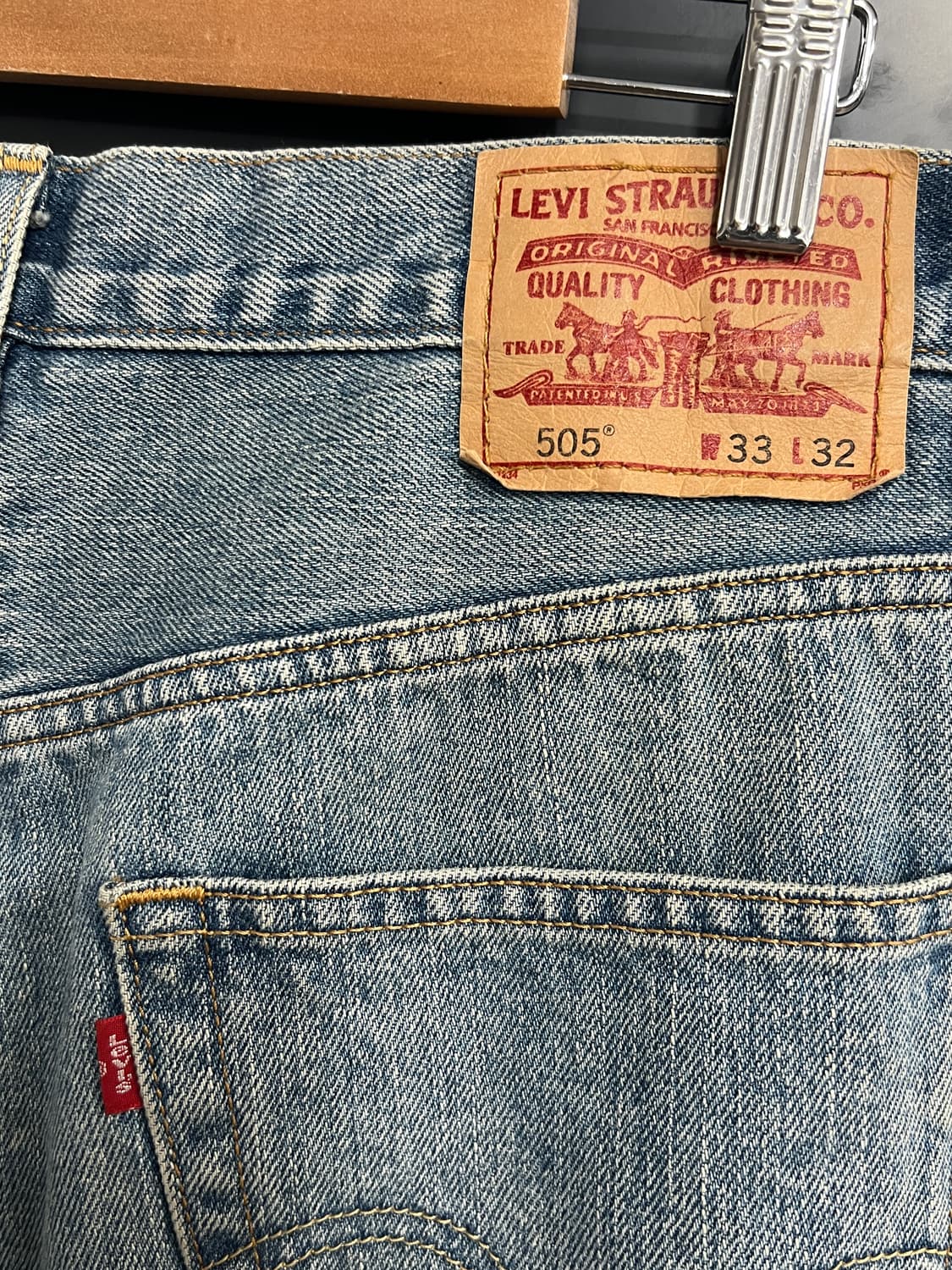 00s Levis 리바이스 505 레귤러핏 연청 데님 팬츠 상품이미지3