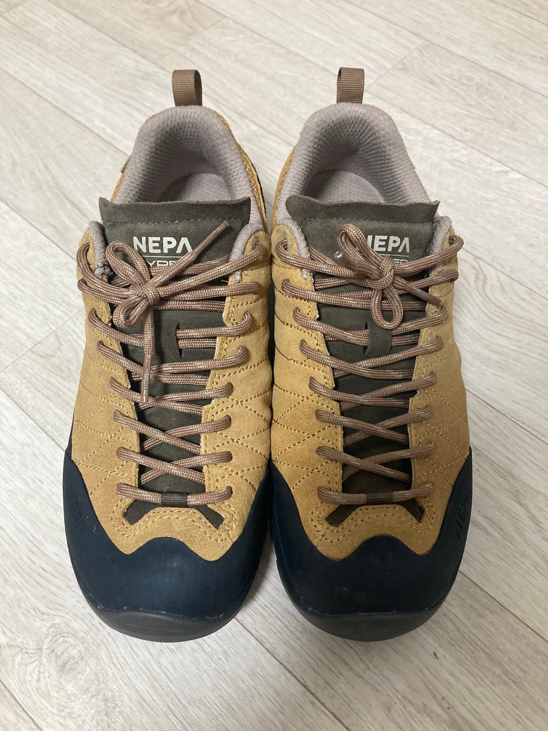네파 트레킹화 255 판매 상품이미지2